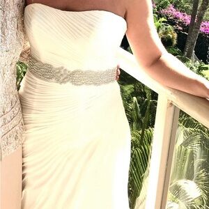 David bridal Elegant Strapless Cream Gown
